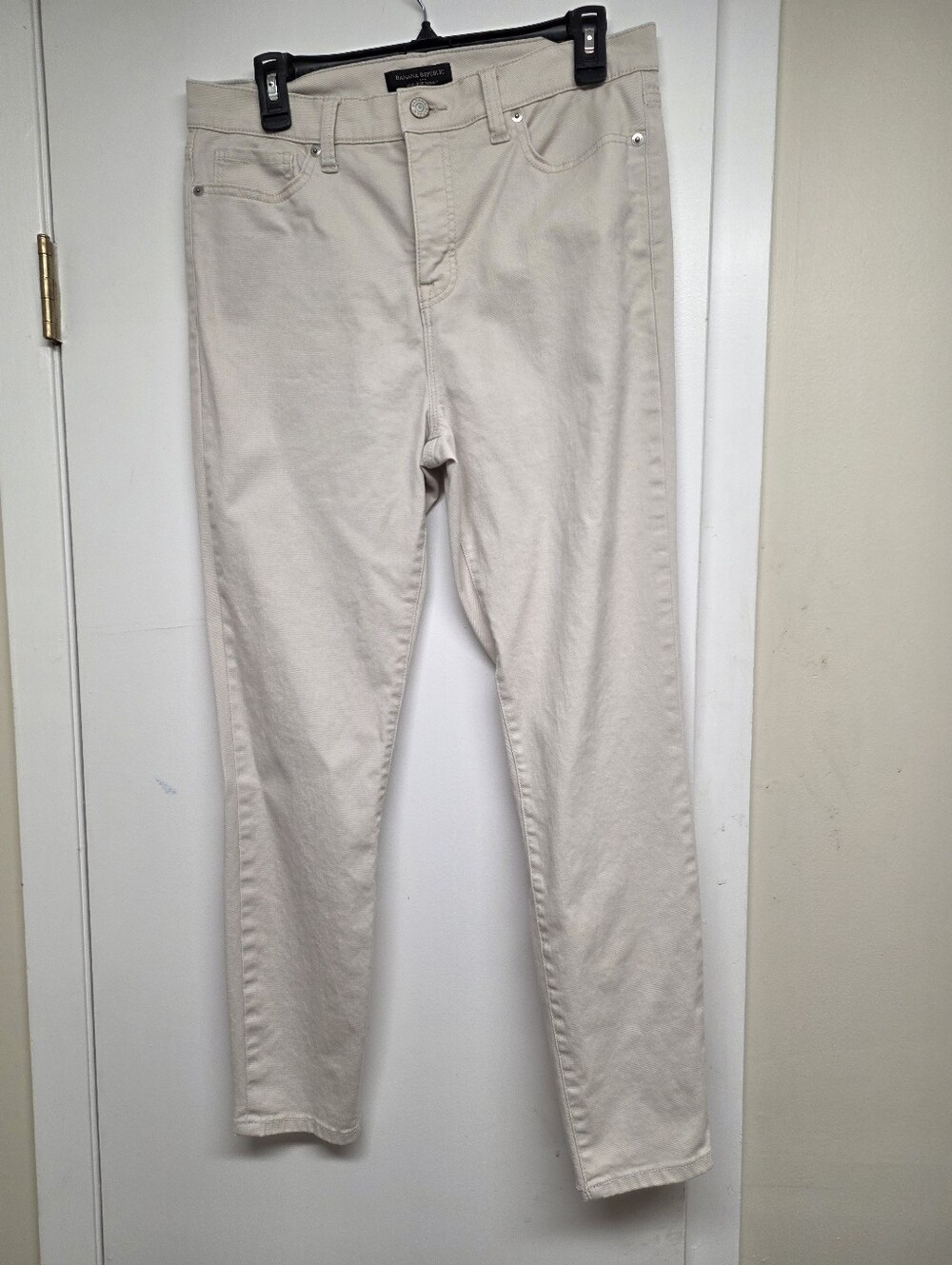 Banana Republic Skinny Jeans in Cream